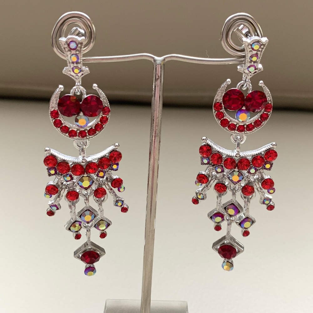 🆕🔥Swarovski Red Crystals Miss Universe Earrings